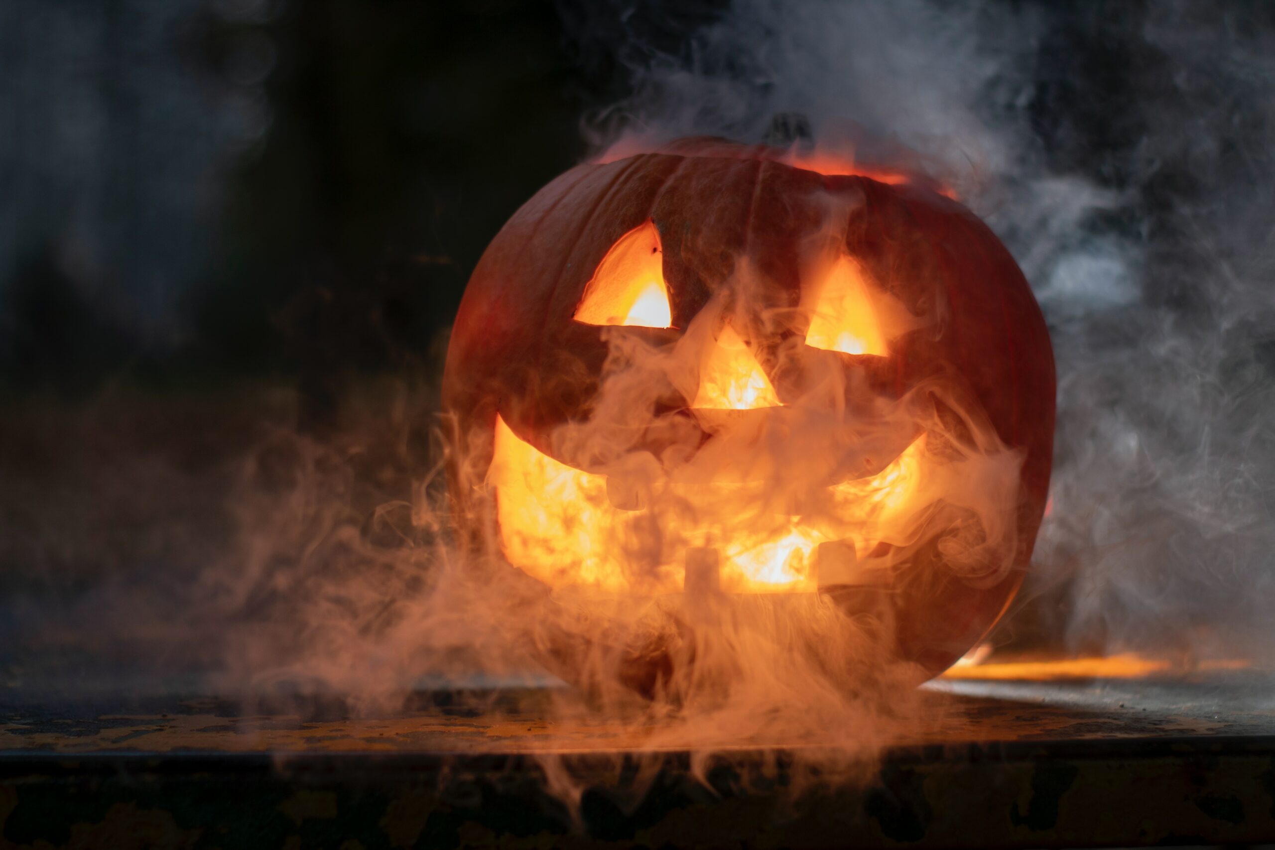 Roofing Tips for Halloween – Ensuring a Safe and Spooky Holiday Season